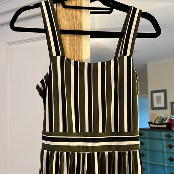 EXPRESS jumpsuit - Picture 2 of 4